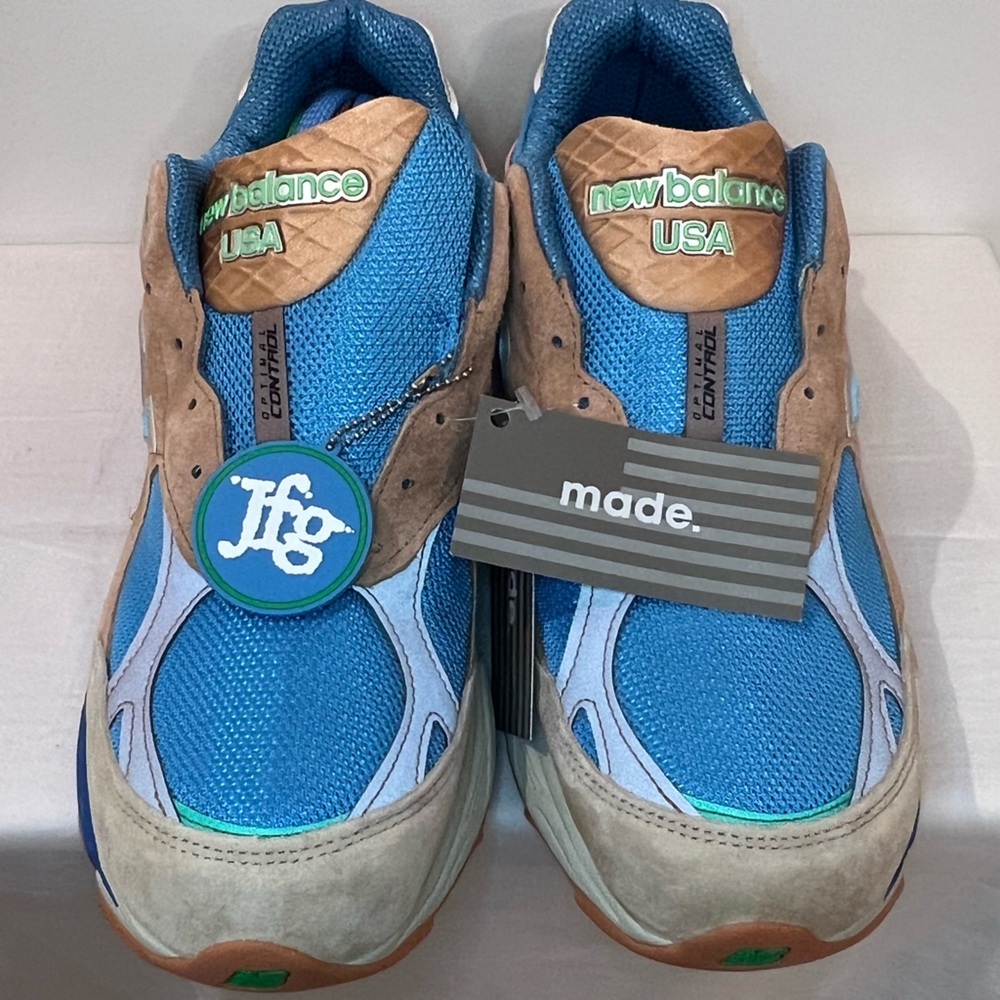 BRAND NEW!! Men’s Joe Fresh Goods X New Balance Sneakers